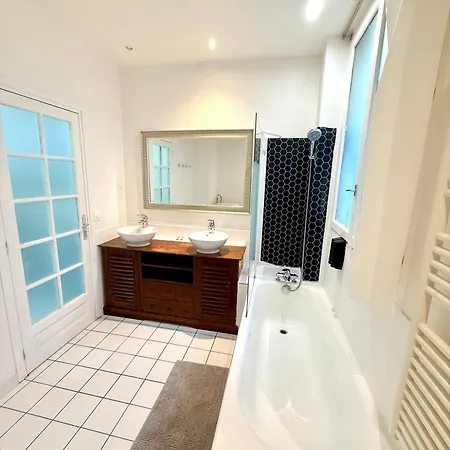 Appartement Monthiers Paris-2